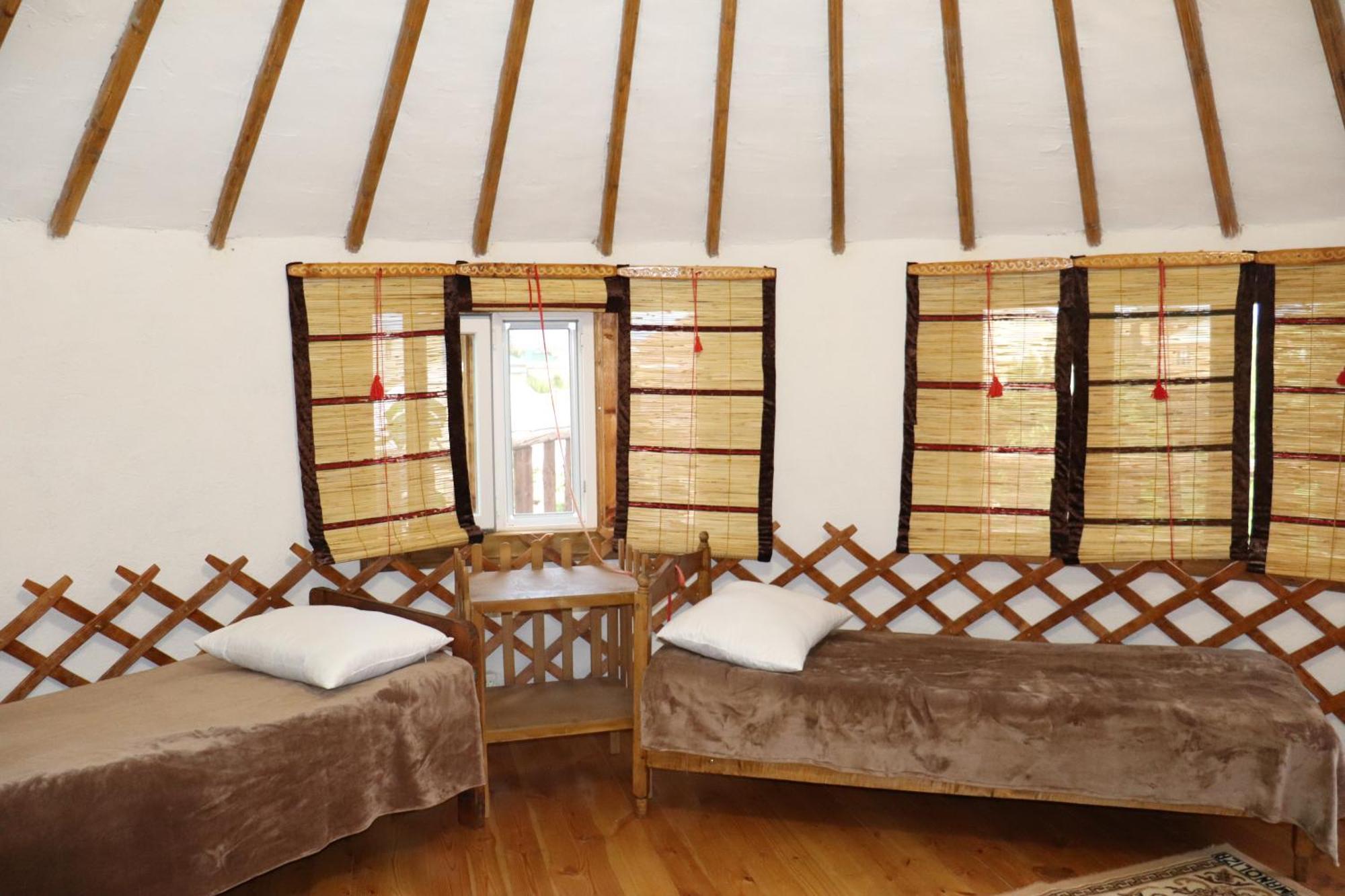 Happy Nomads Yurts & Hostel Karakol Exterior foto