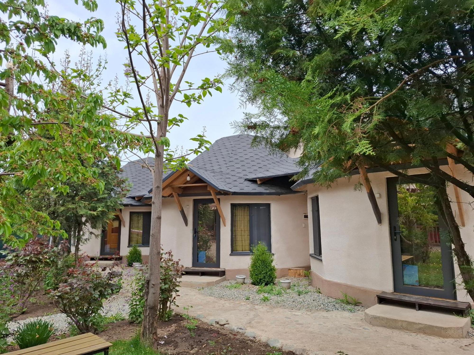 Happy Nomads Yurts & Hostel Karakol Exterior foto